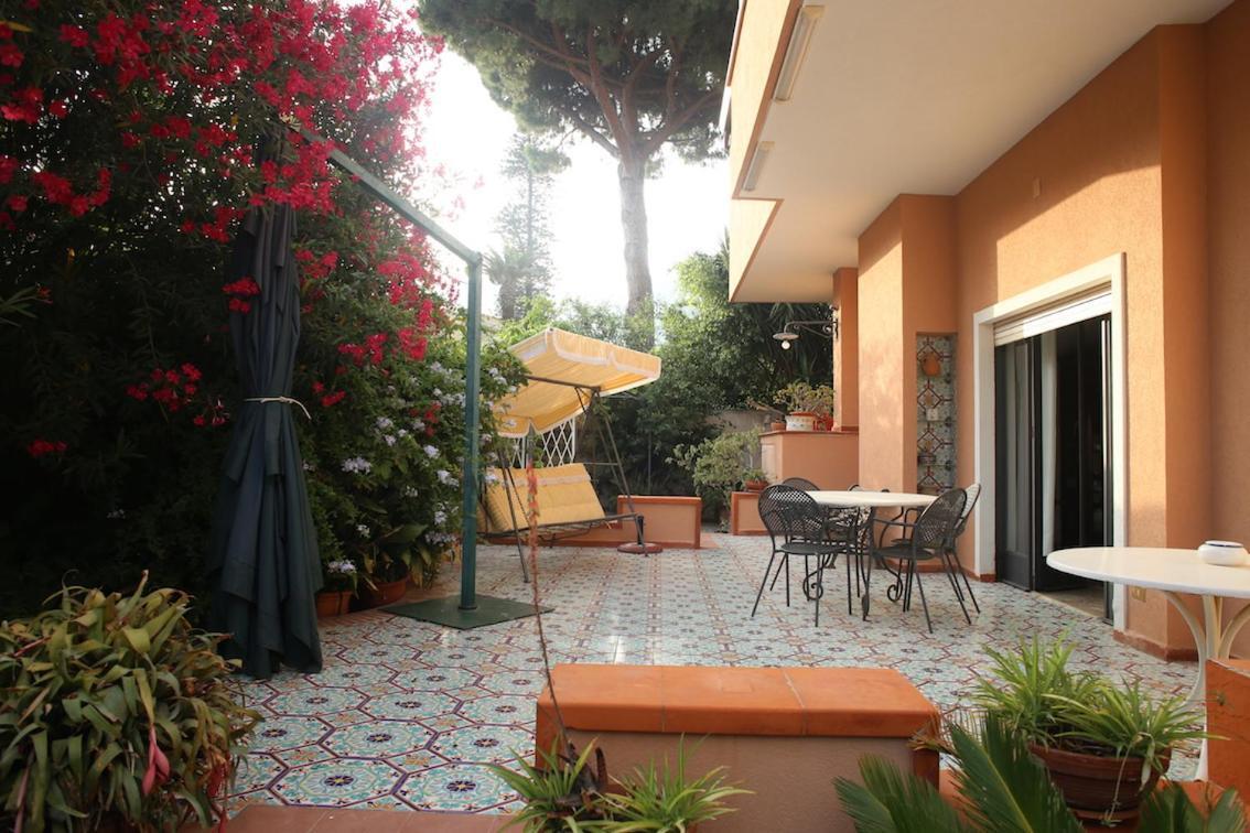 Villa Lea Mondello Exteriör bild